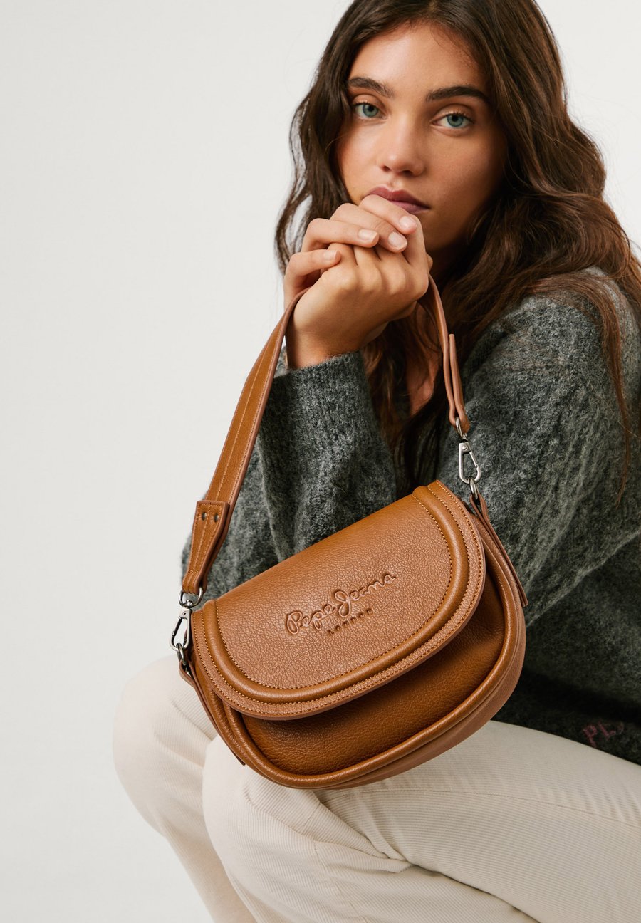 Сумка кросс-боди Pepe Jeans Cross body bag, Tan Brown/Brown
Сумка кросс-боди Pepe Jeans Cross body bag, Tan Brown/Brown