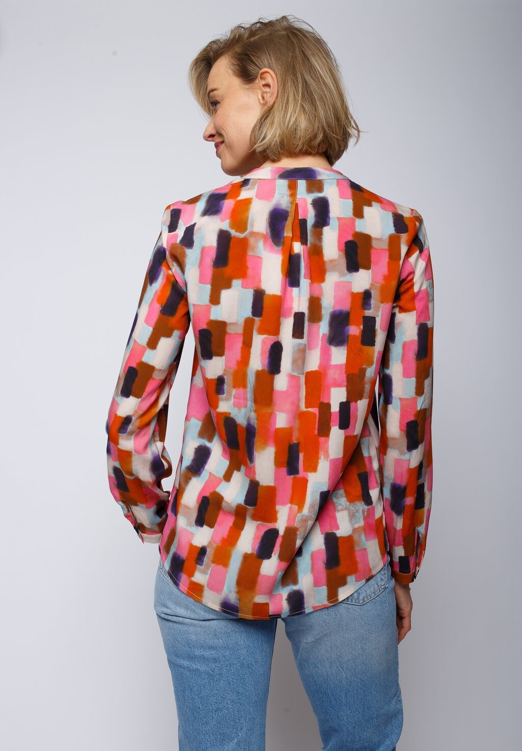 Блуза Emily van den Bergh, мультиколор
Блуза Emily van den Bergh, мультиколор