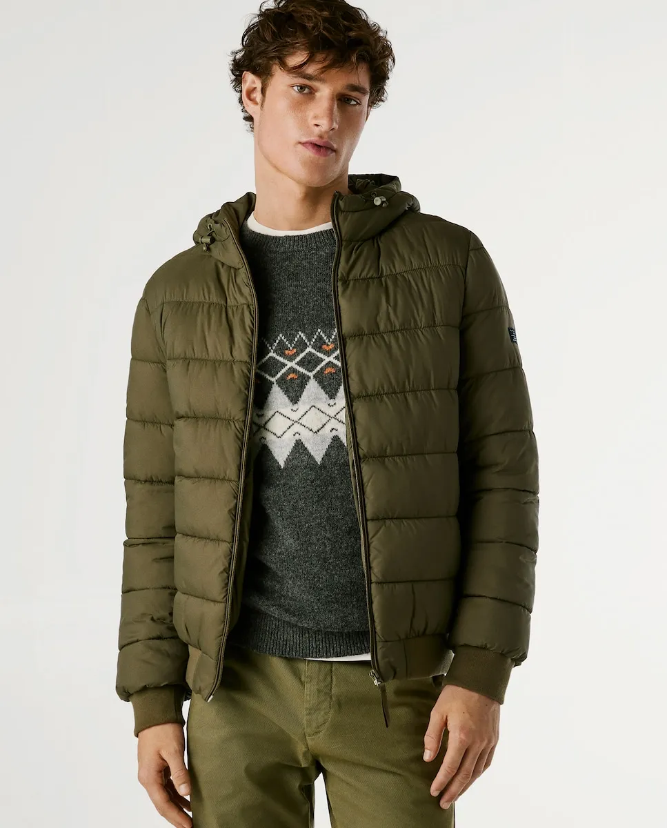 Мужской пуховик с капюшоном и регулируемой посадкой Pepe Jeans, темно-зеленый
Мужской пуховик с капюшоном и регулируемой посадкой Pepe Jeans, темно-зеленый