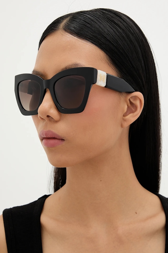 Солнцезащитные очки Carolina Herrera, черный
Солнцезащитные очки Carolina Herrera, черный