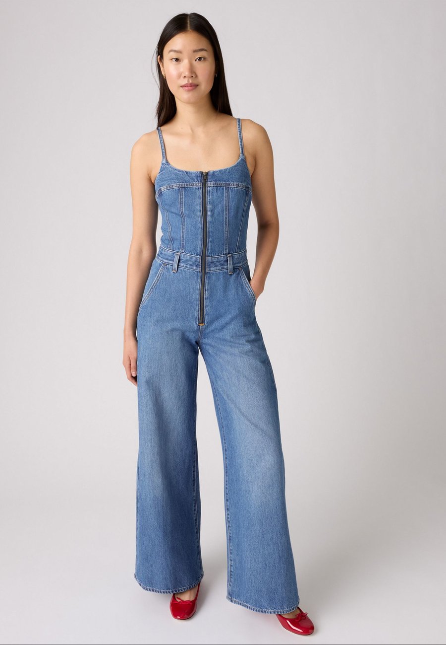 Комбинезон Levi's Jumpsuit, Vintage Vibe/Blue Denim
Комбинезон Levi's Jumpsuit, Vintage Vibe/Blue Denim