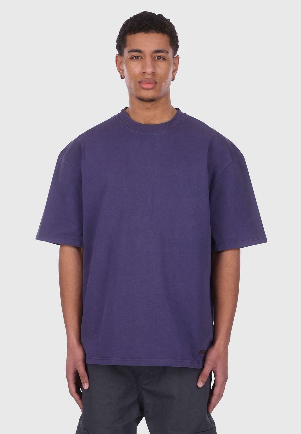 Базовая футболка HEAVY PATCH Dropsize, фиолетовый
Базовая футболка HEAVY PATCH Dropsize, фиолетовый
