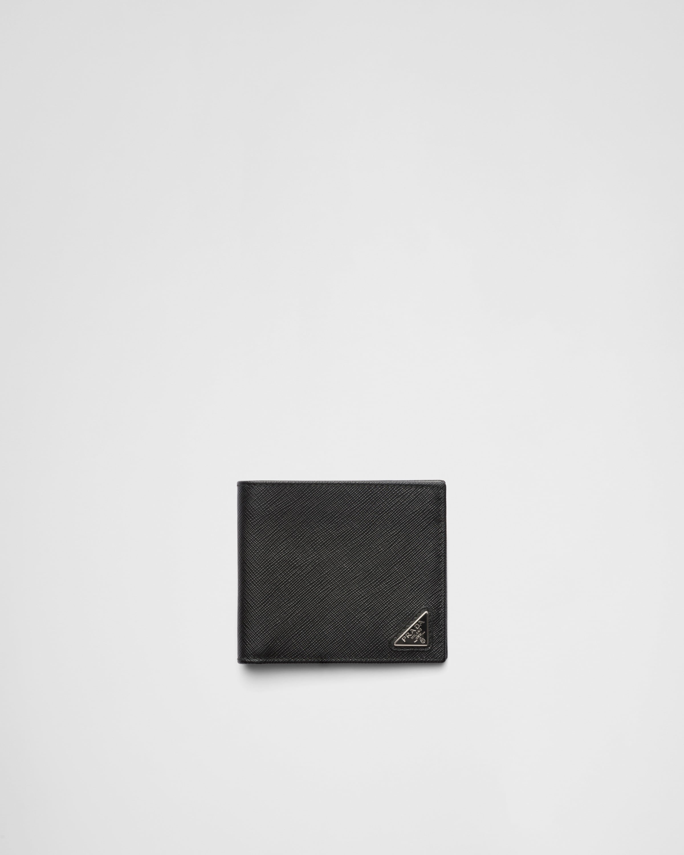 Кошелек из сафьяновой кожи Prada, черный
Кошелек из сафьяновой кожи Prada, черный