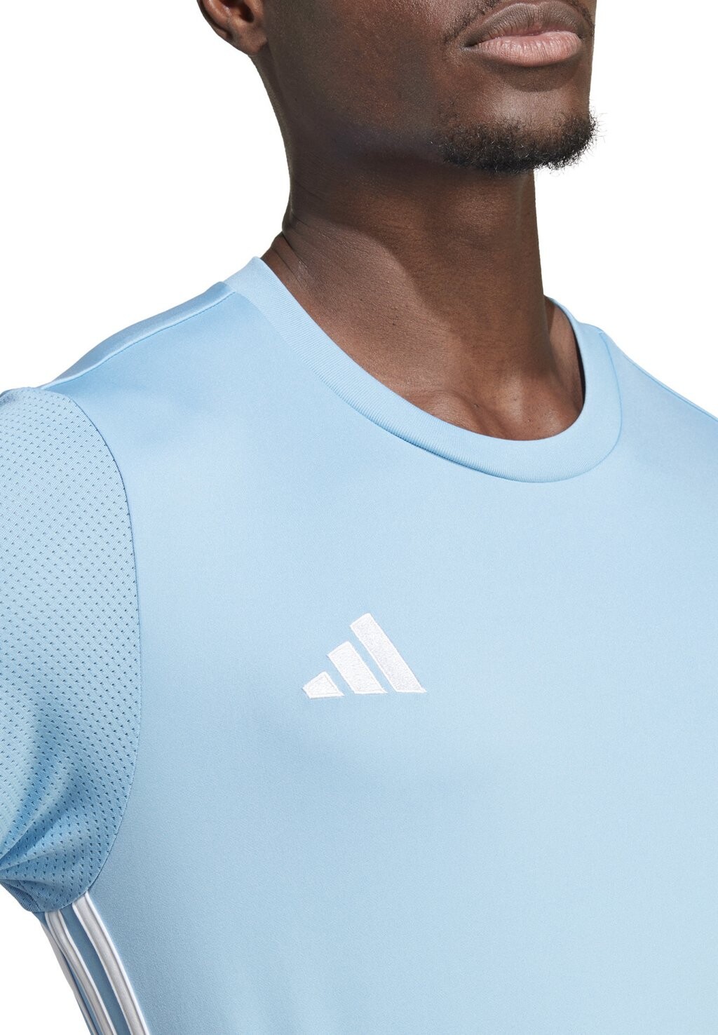 Спортивная футболка Fussball Teamsport Tabela 23Adidas
Спортивная футболка Fussball Teamsport Tabela 23Adidas