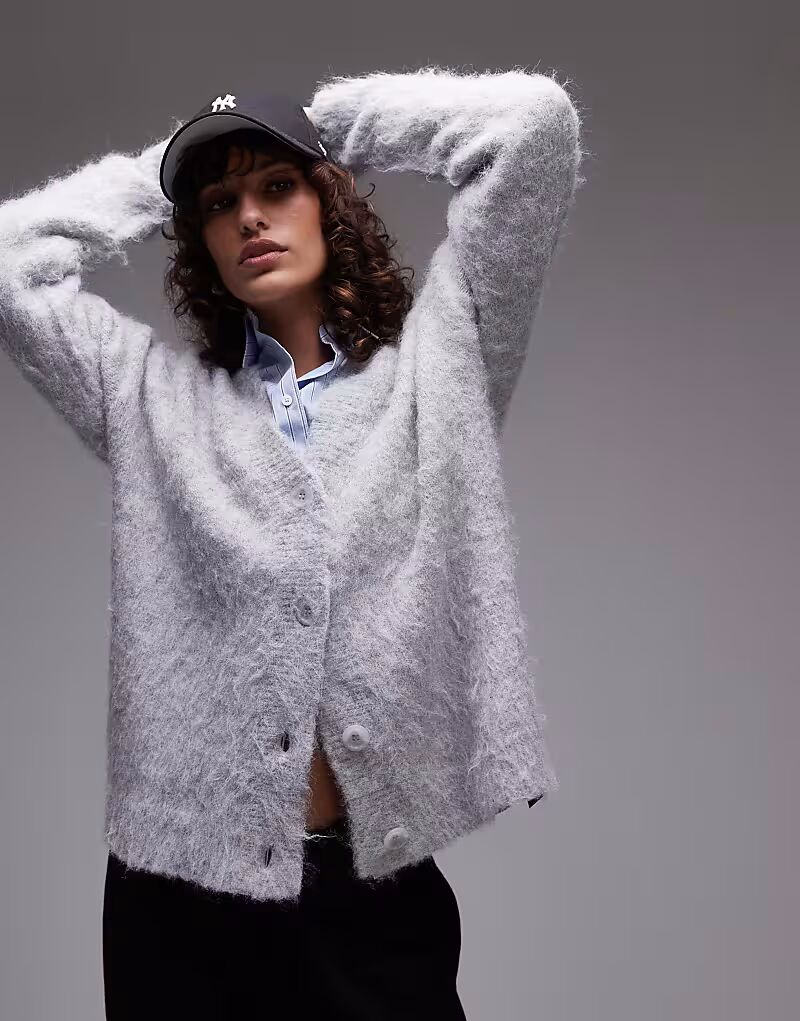 Вязаный ультрапушистый кардиган оверсайз Topshop серого цвета
Вязаный ультрапушистый кардиган оверсайз Topshop серого цвета