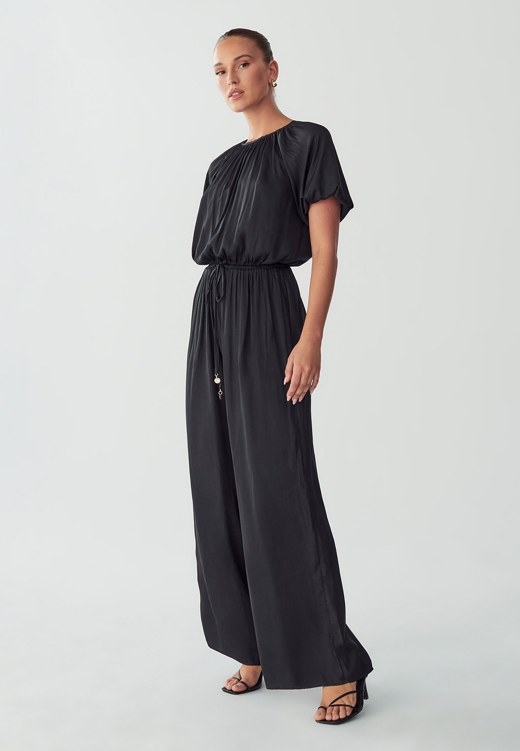 Комбинезон WILLA, черный
Комбинезон WILLA, черный