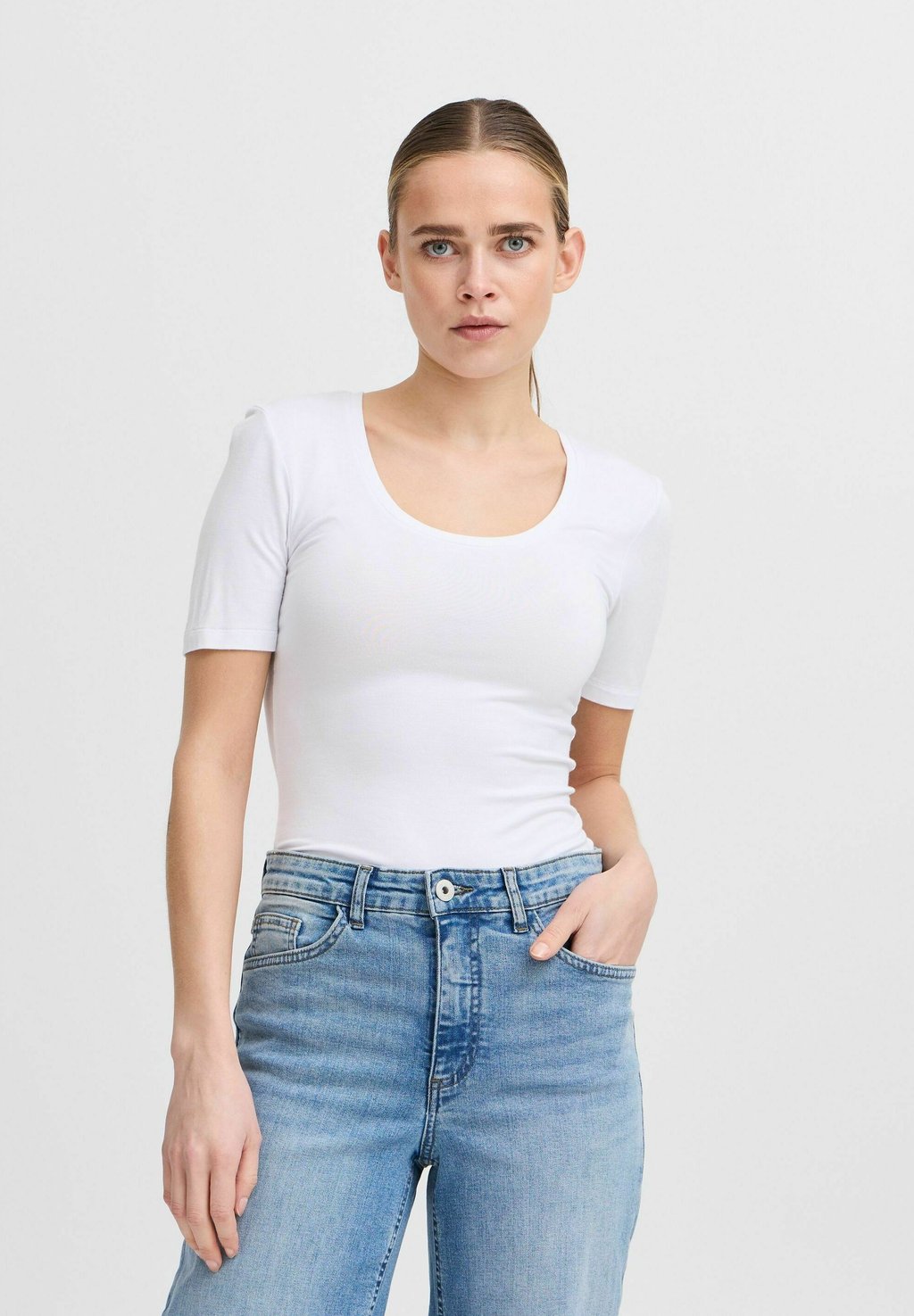 Базовая футболка IHZOLA PLAIN SS ICHI, белый 
Базовая футболка IHZOLA PLAIN SS ICHI, белый