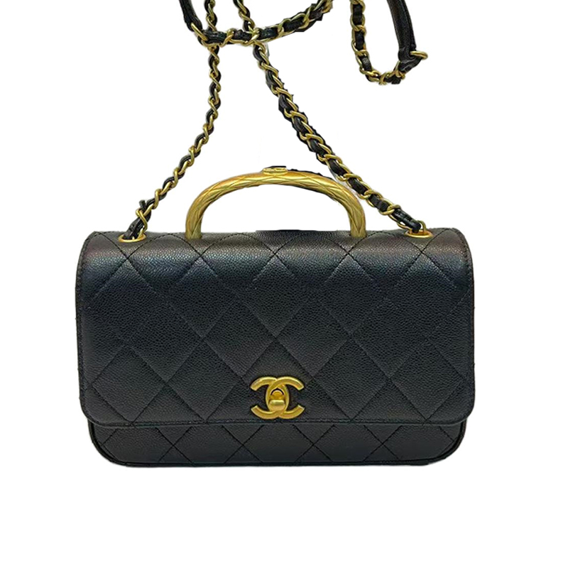 CHANEL Женская черная сумка на одно плечо
CHANEL Женская черная сумка на одно плечо