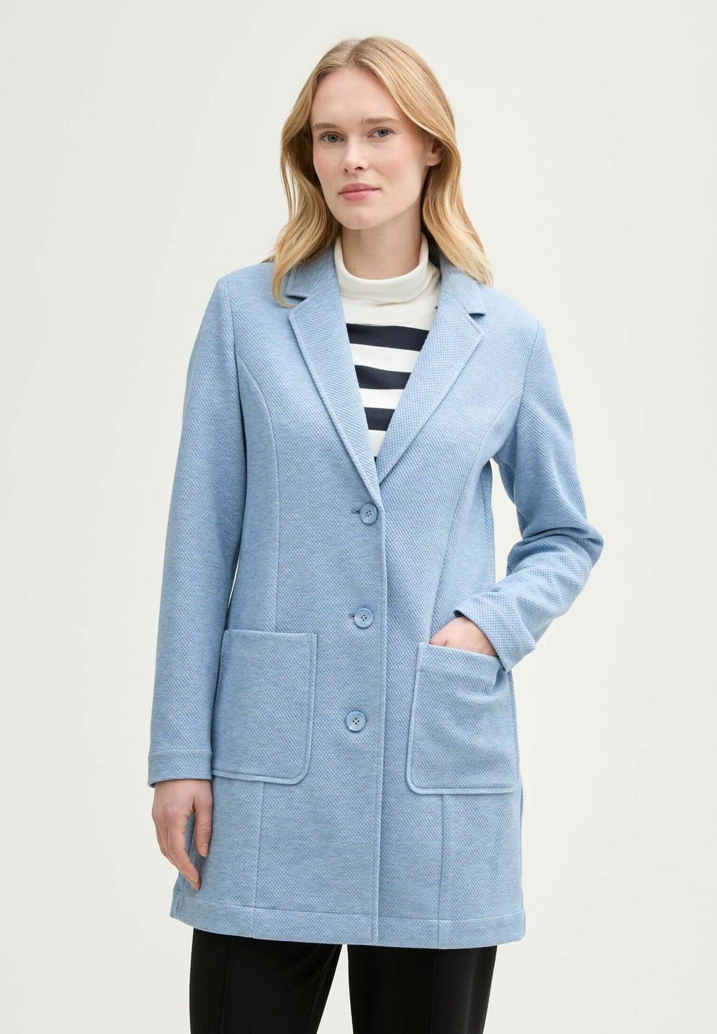 Классическое пальто MIT REVERSKRAGEN TOM TAILOR, синий
Классическое пальто MIT REVERSKRAGEN TOM TAILOR, синий