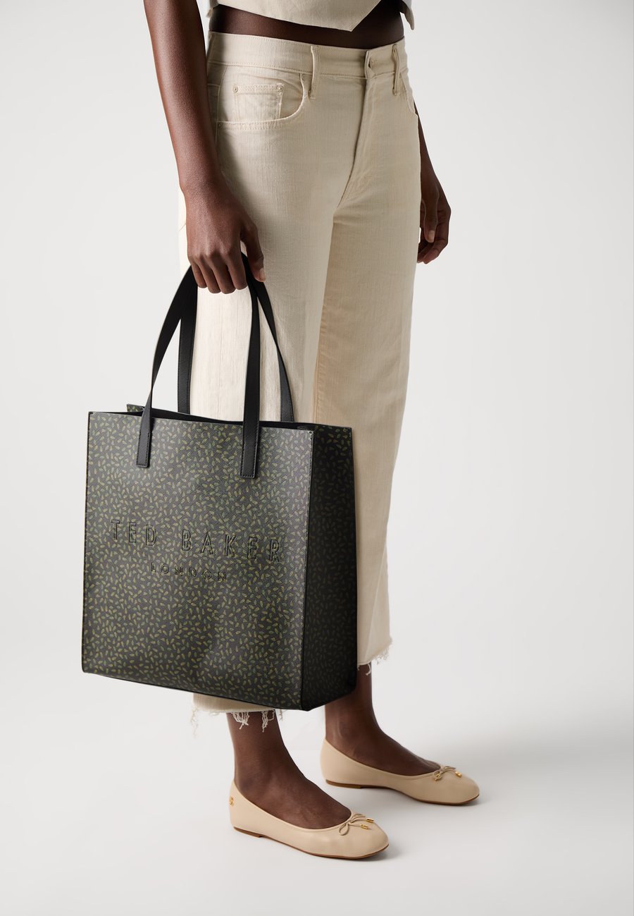 Сумка-шоппер Ted Baker DARSHAY, Black
Сумка-шоппер Ted Baker DARSHAY, Black