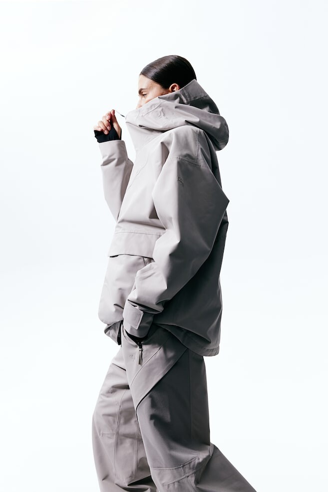 Утепленная лыжная куртка из stormmove H&M, серый
Утепленная лыжная куртка из stormmove H&M, серый