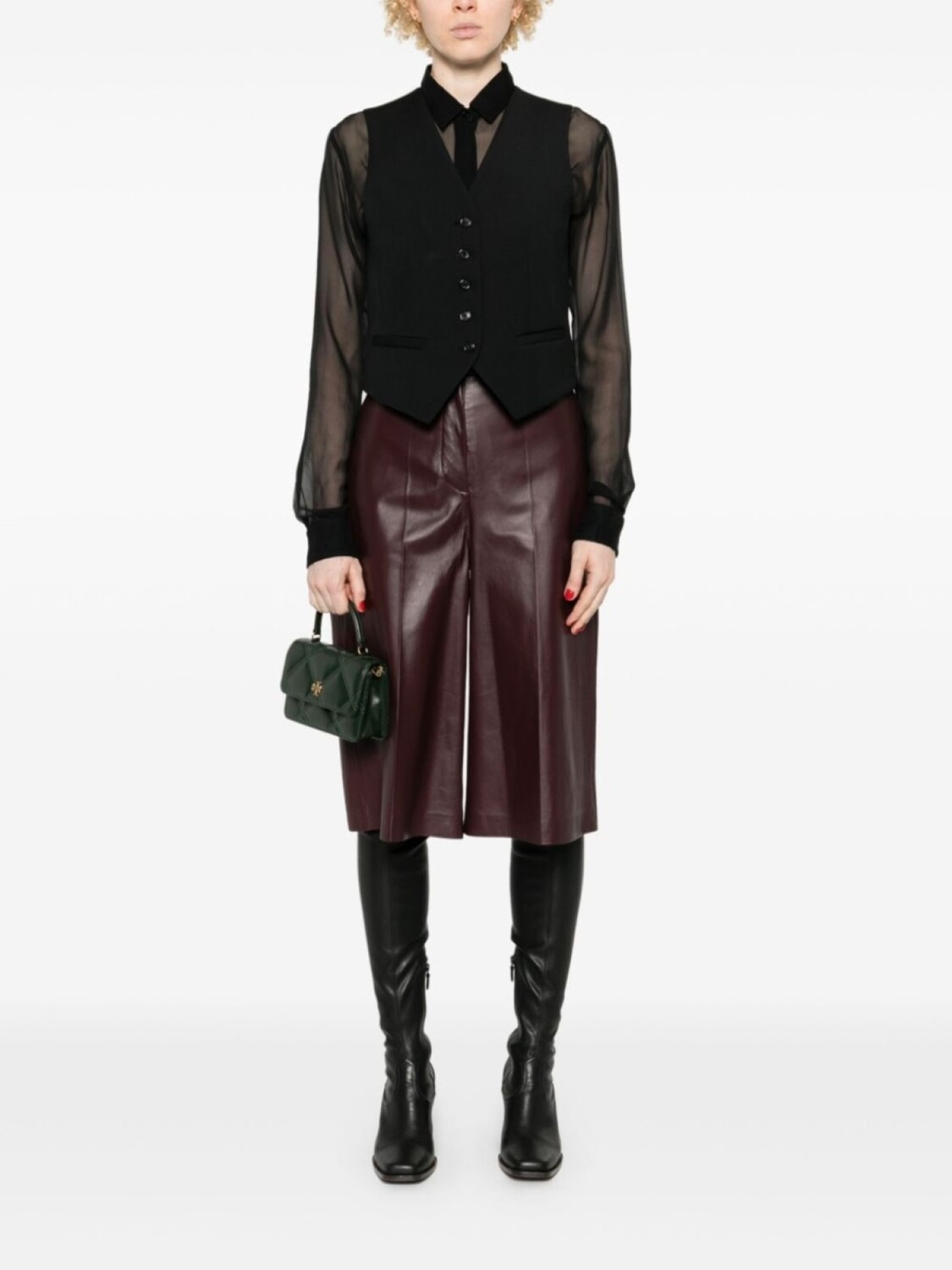 Fabiana Filippi кожаные шорты, красный
Fabiana Filippi кожаные шорты, красный