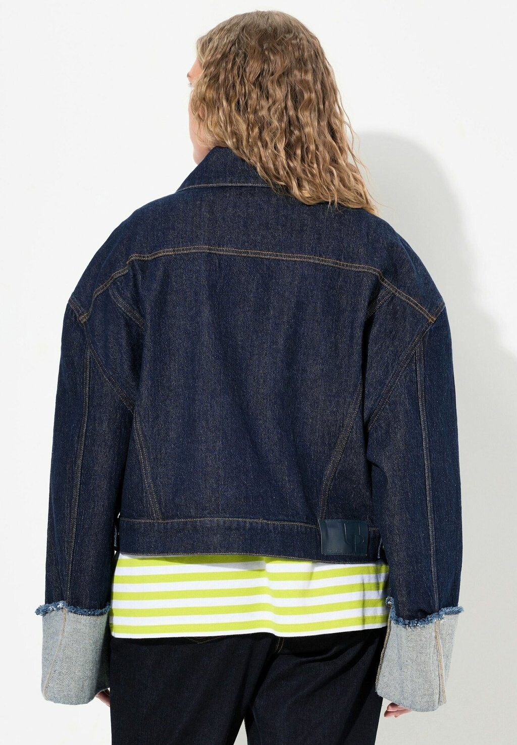 Джинсовая куртка Ulla Popken, цвет Mottled Light Grey, Серый, Джинсовая куртка Ulla Popken, цвет Mottled Light Grey
Джинсовая куртка Ulla Popken, цвет Mottled Light Grey, Серый, Джинсовая куртка Ulla Popken, цвет Mottled Light Grey