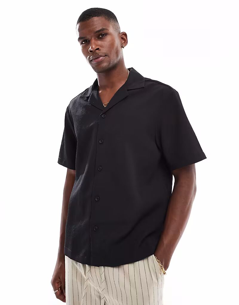 Рубашка River Island из сирсакера черного цвета
Рубашка River Island из сирсакера черного цвета