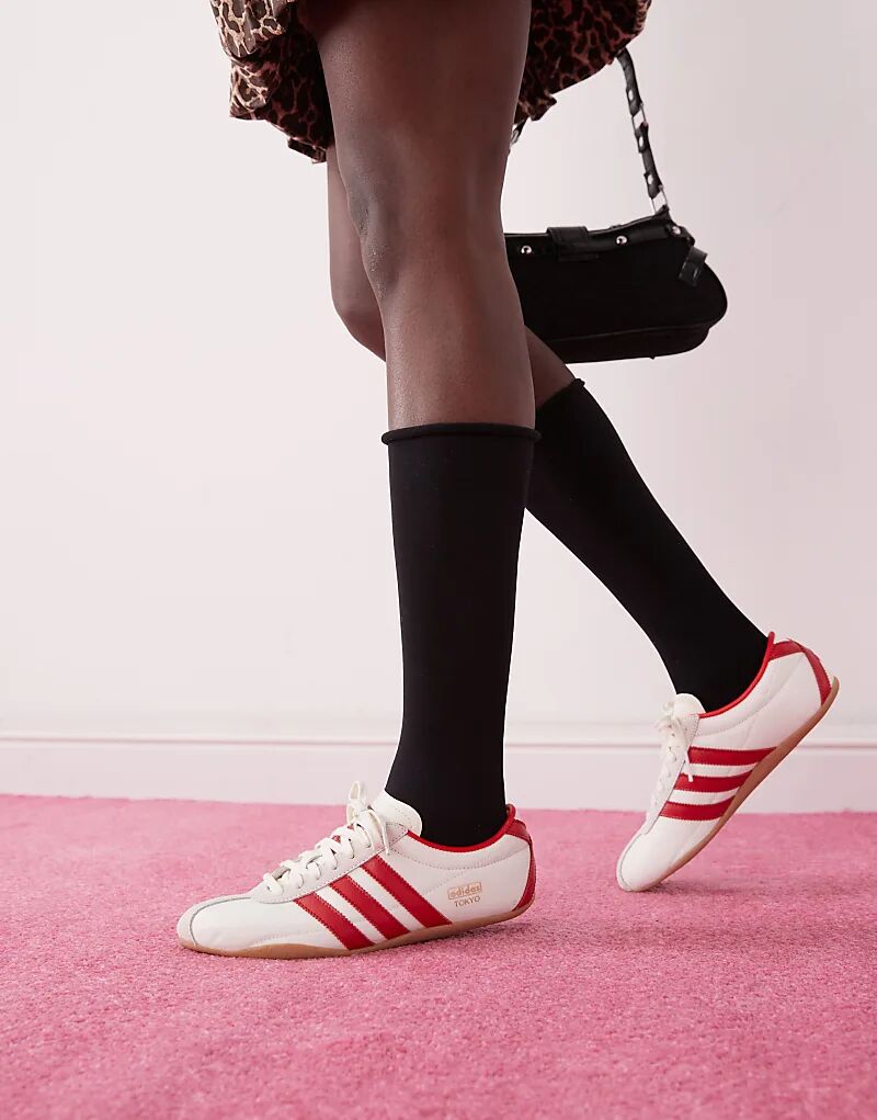 Кроссовки adidas Originals Tokyo белого и красного цвета 
Кроссовки adidas Originals Tokyo белого и красного цвета