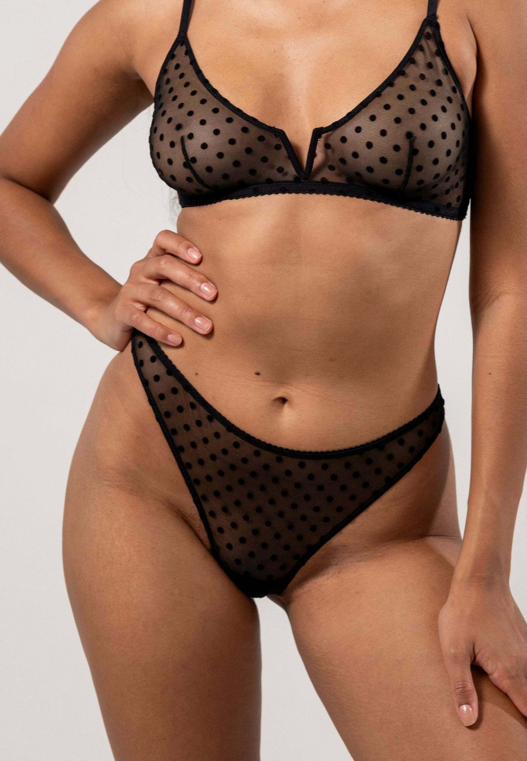 Стринги Understatement, черный
Стринги Understatement, черный