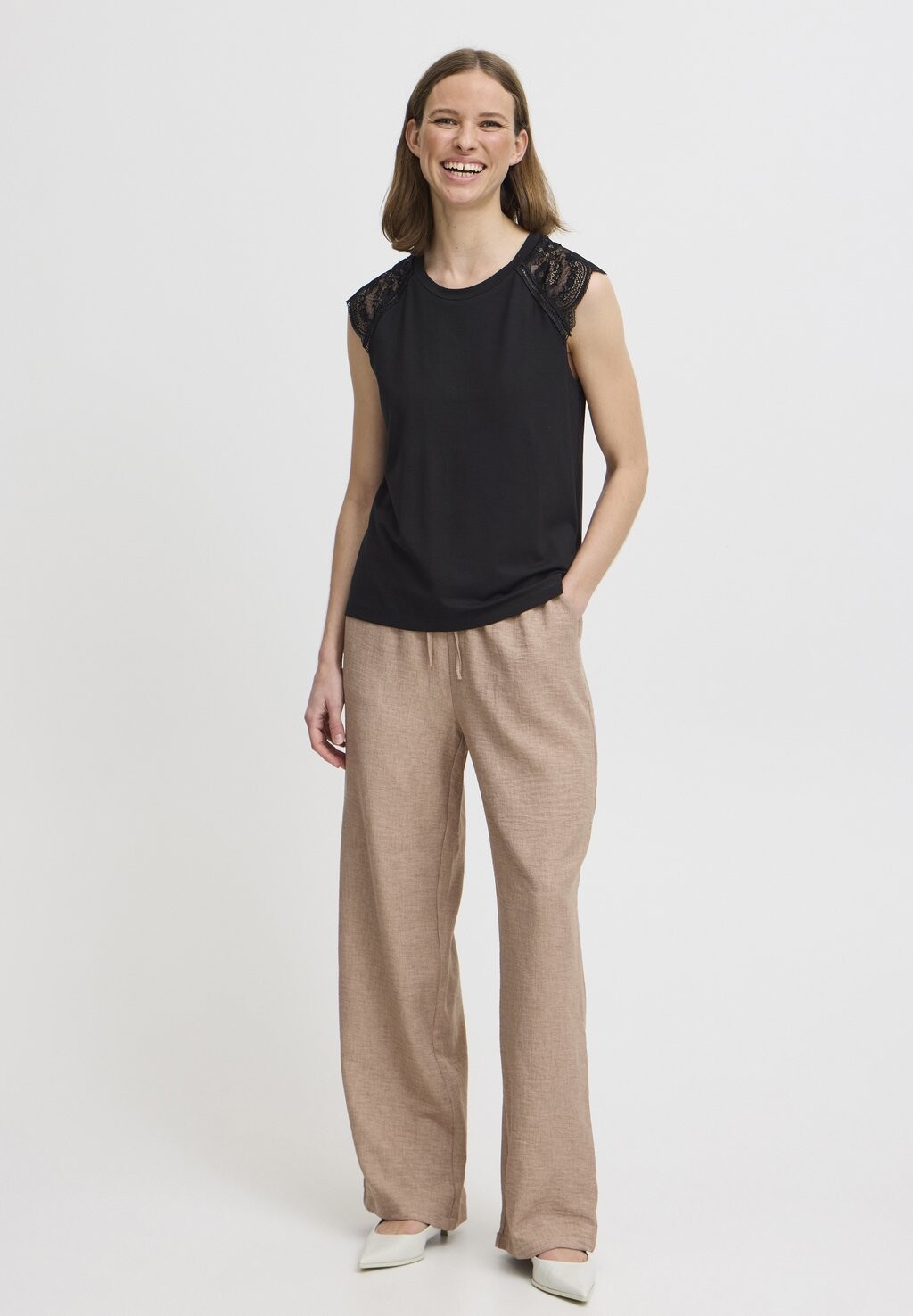 Принт на футболке TILDE b.young, черный деним 
Принт на футболке TILDE b.young, черный деним