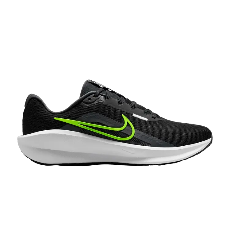 Кроссовки Nike Downshifter 13 'Black Volt', черный 
Кроссовки Nike Downshifter 13 'Black Volt', черный