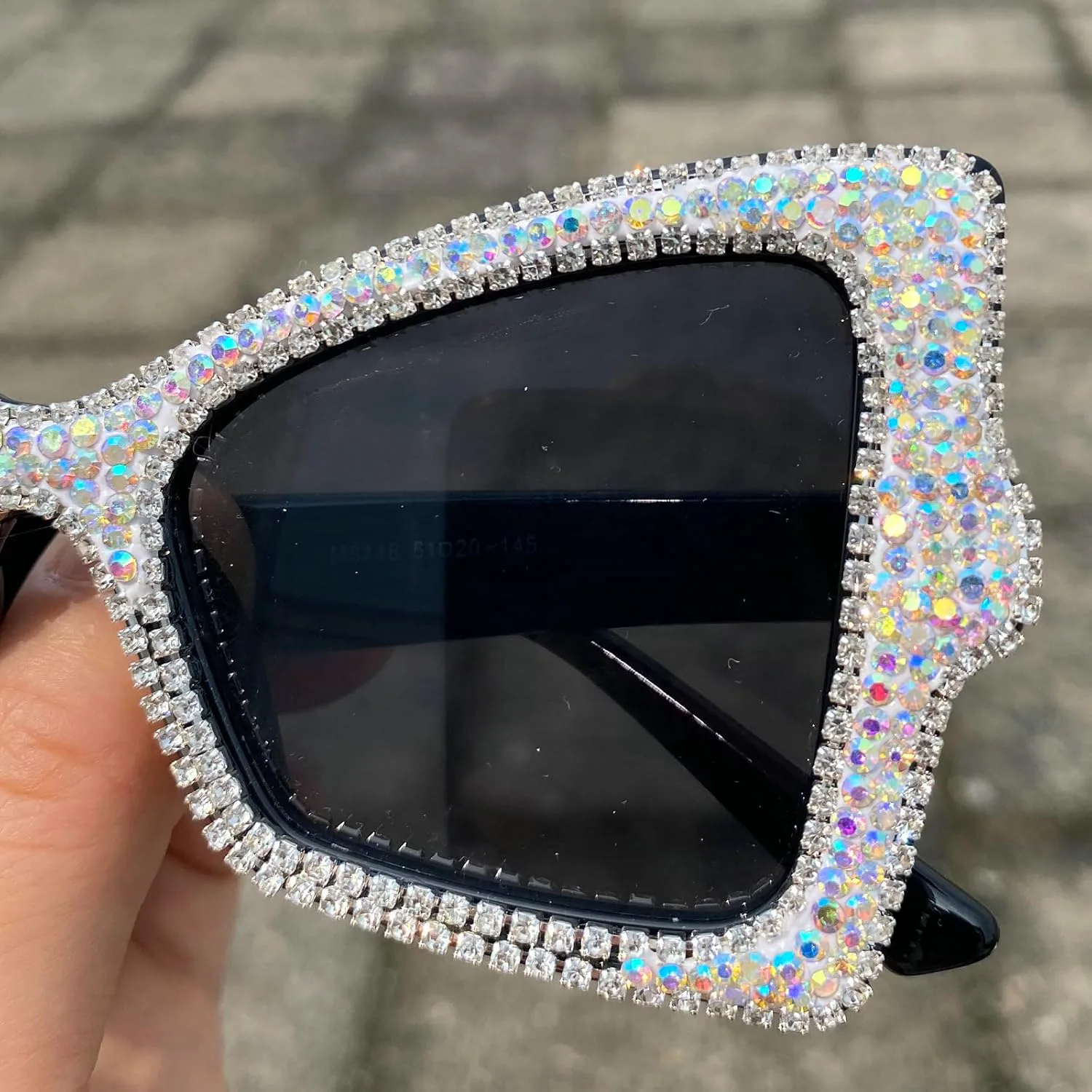 Блестящие солнцезащитные очки со стразами для женщин - Солнцезащитные очки-бабочки с бриллиантами для женщин - Модные уличные очки для вечеринок mincl, Black
Блестящие солнцезащитные очки со стразами для женщин - Солнцезащитные очки-бабочки с бриллиантами для женщин - Модные уличные очки для вечеринок mincl, Black