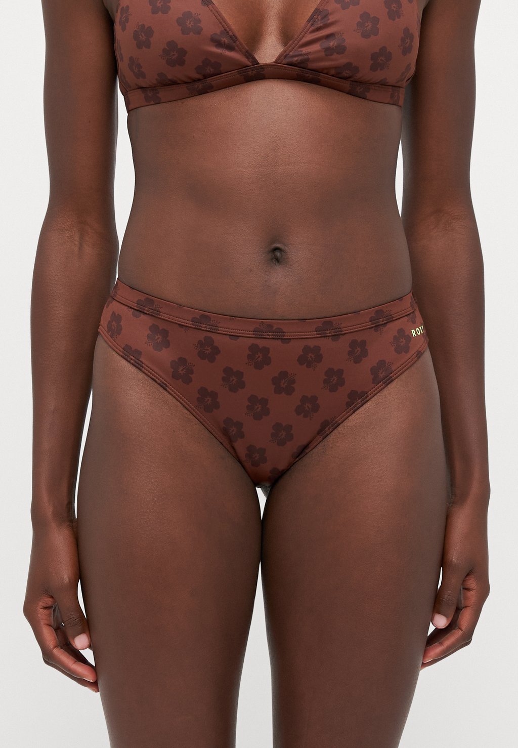 Плавки бикини PRO THE SNAP TURN CHEEKY Roxy, темно-коричневый
Плавки бикини PRO THE SNAP TURN CHEEKY Roxy, темно-коричневый