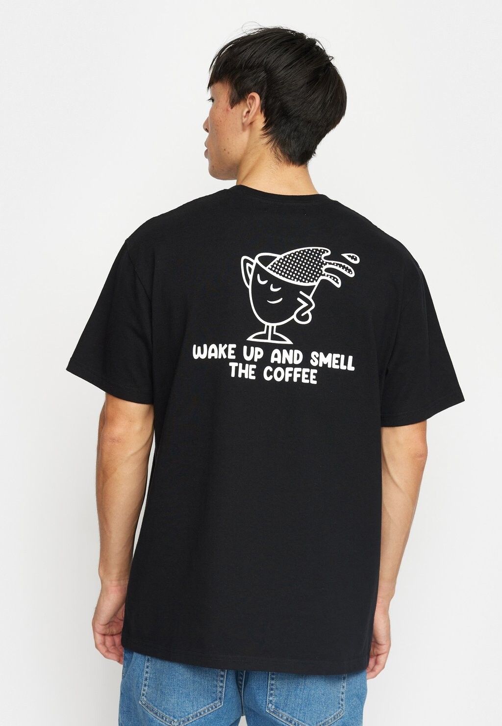 Футболка с принтом REVOLUTION, черный
Футболка с принтом REVOLUTION, черный