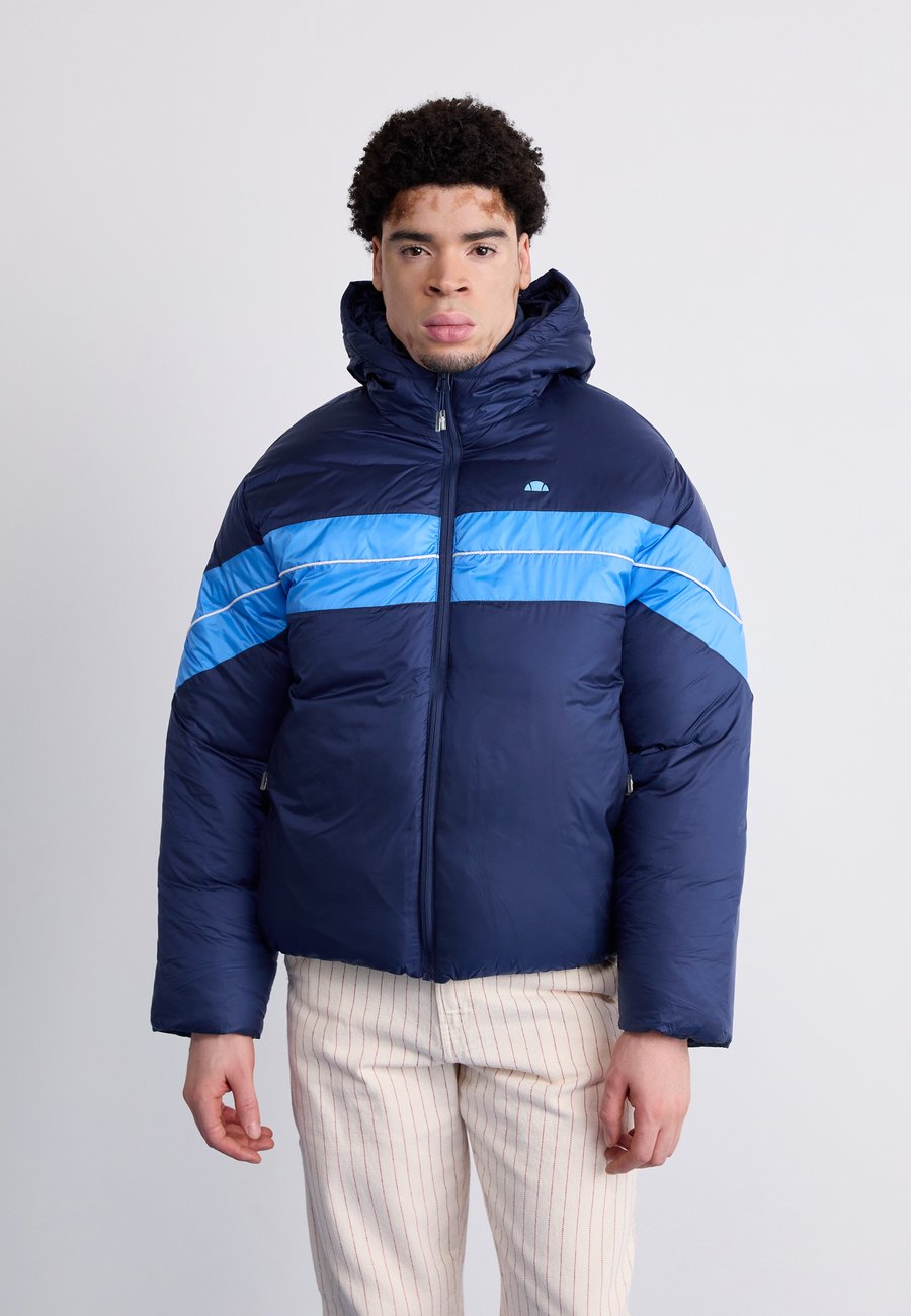 Куртка Ellesse POLLAS PUFFER JACKET, Navy/Dark Blue
Куртка Ellesse POLLAS PUFFER JACKET, Navy/Dark Blue