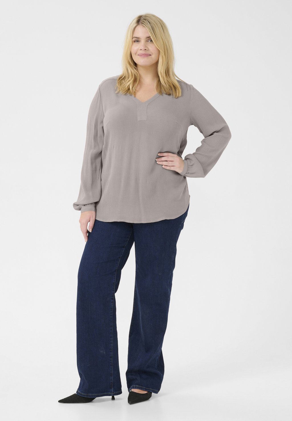 Блуза AMI Kaffe Curve, светло-серый
Блуза AMI Kaffe Curve, светло-серый