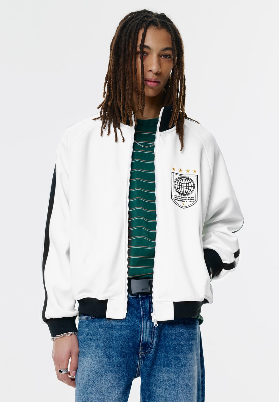 Толстовка PULL&BEAR Zip-up sweatshirt, White
Толстовка PULL&BEAR Zip-up sweatshirt, White