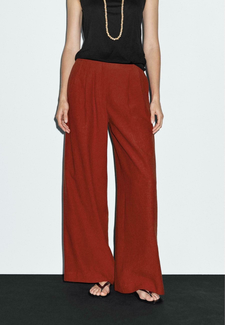 Брюки Massimo Dutti STRAIGHT-LEG WITH DOUBLE DART DETAIL, Mottled Red
Брюки Massimo Dutti STRAIGHT-LEG WITH DOUBLE DART DETAIL, Mottled Red