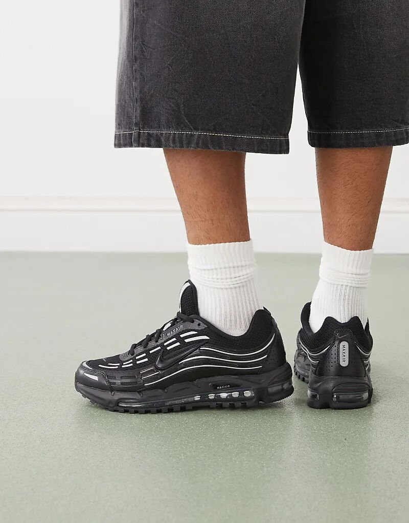 Кроссовки Nike Air Max TL 2.5 черного цвета
Кроссовки Nike Air Max TL 2.5 черного цвета