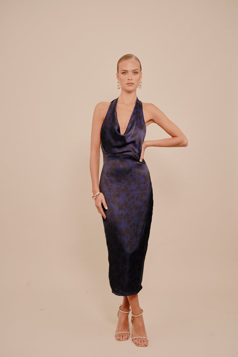 Платье WAL G. JOLINE COWL NECK MIDI, Navy Blue/Blue
Платье WAL G. JOLINE COWL NECK MIDI, Navy Blue/Blue