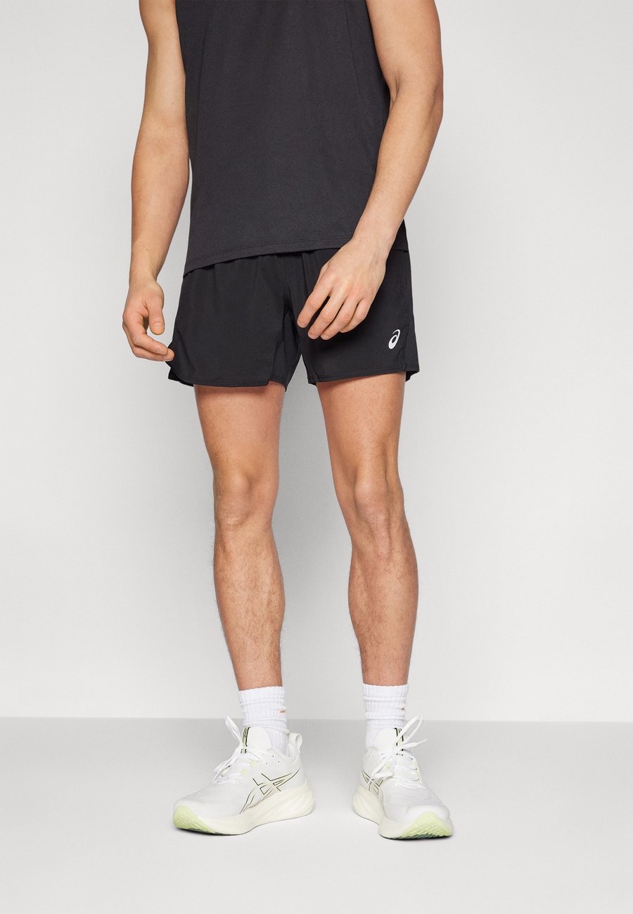 Спортивные шорты ASICS CORE SHORT, Performance Black/Black
Спортивные шорты ASICS CORE SHORT, Performance Black/Black