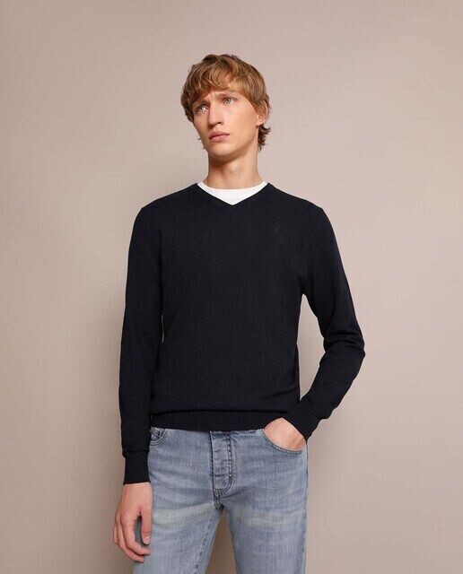 Мужской свитер с v-образным вырезом Scalpers, темно-синий
Мужской свитер с v-образным вырезом Scalpers, темно-синий