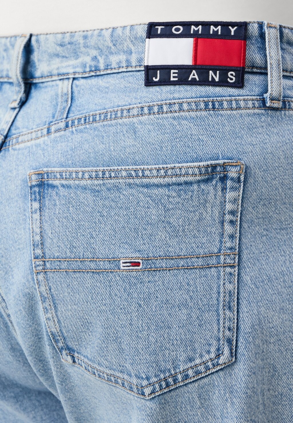 Джинсы свободного кроя MOM Tommy Hilfiger, светло-голубой деним
Джинсы свободного кроя MOM Tommy Hilfiger, светло-голубой деним