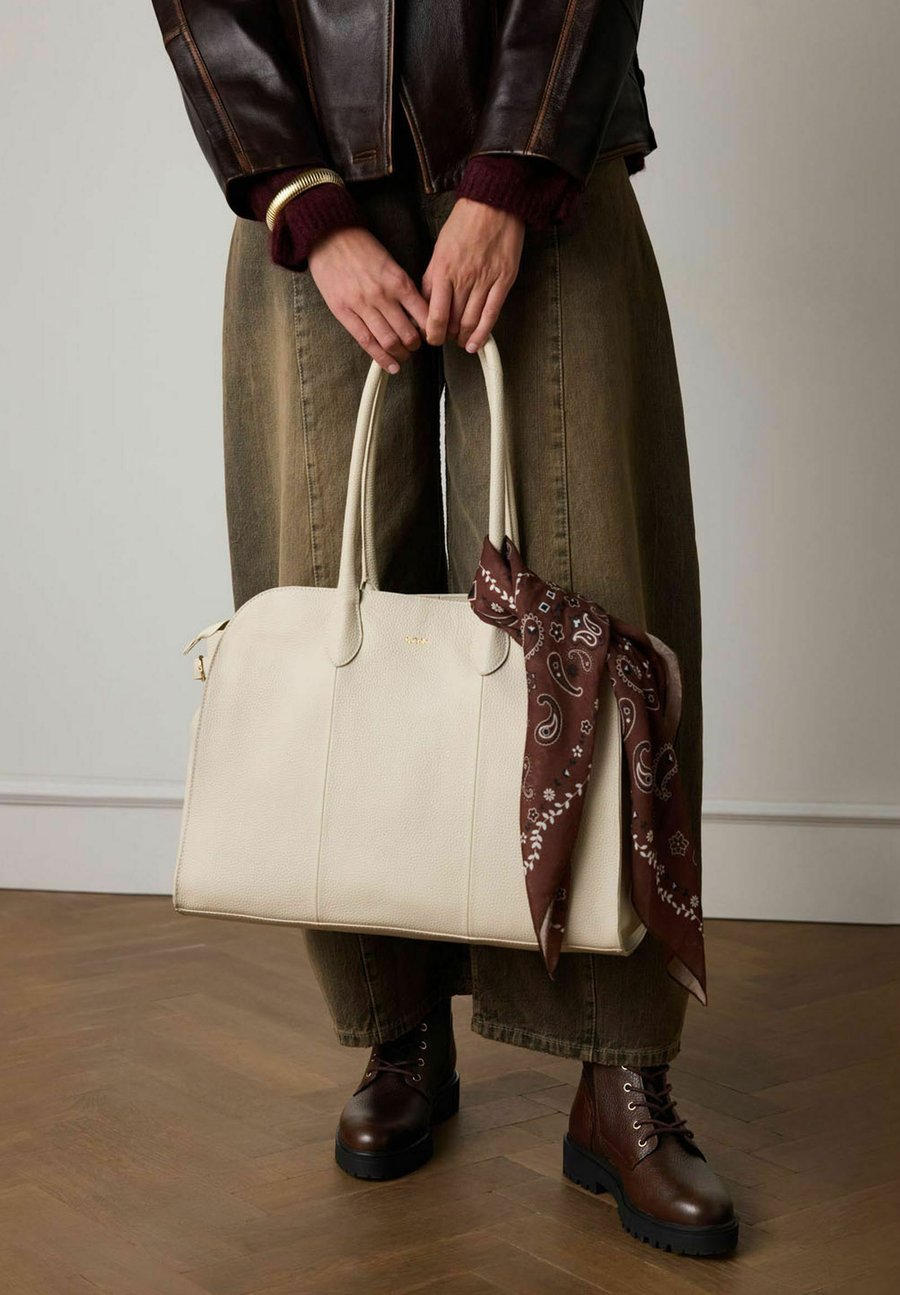 Сумка-шоппер Manfield Tote bag, Offwhite/Off-White
Сумка-шоппер Manfield Tote bag, Offwhite/Off-White