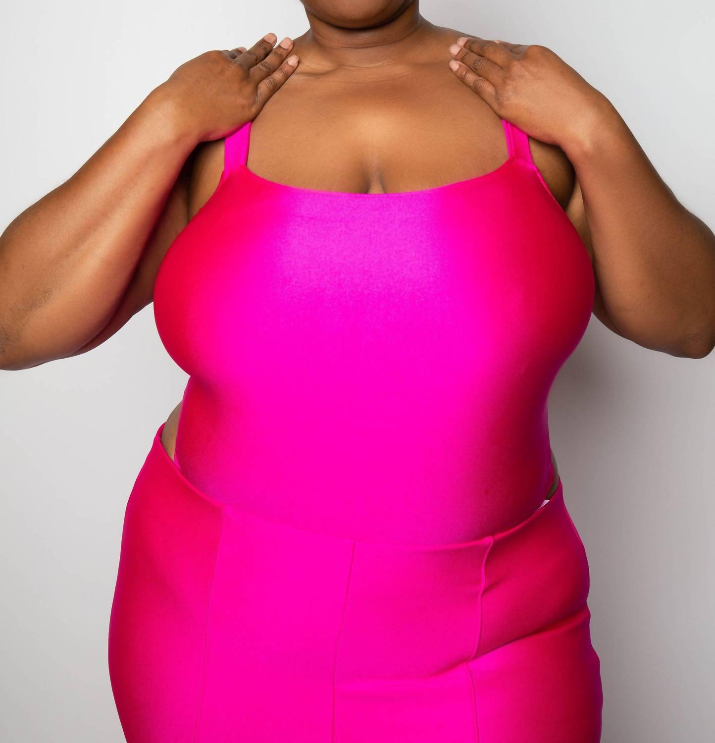 Компрессионный корсет-боди фуксия GOOD AMERICAN
Компрессионный корсет-боди фуксия GOOD AMERICAN