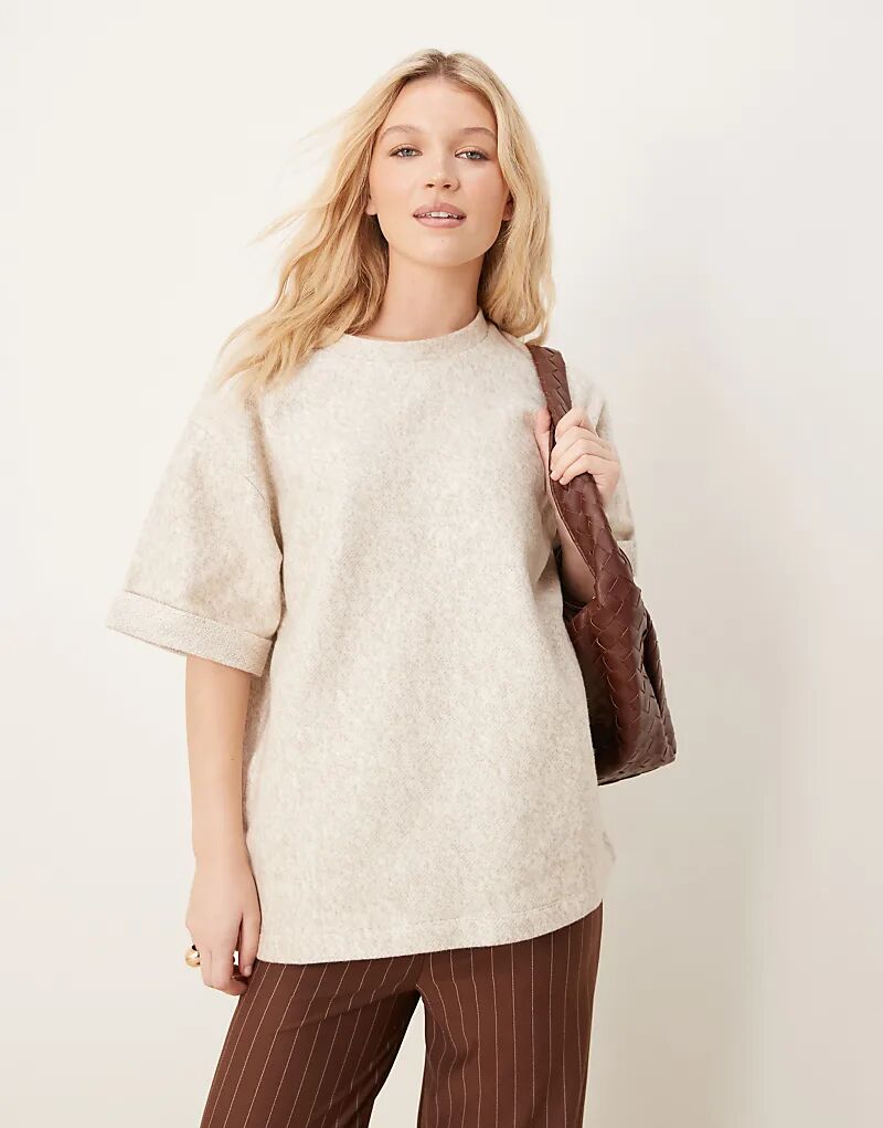 Футболка свободного кроя из ткани букле с отворотом на рукаве бежевого цвета ASOS DESIGN
Футболка свободного кроя из ткани букле с отворотом на рукаве бежевого цвета ASOS DESIGN