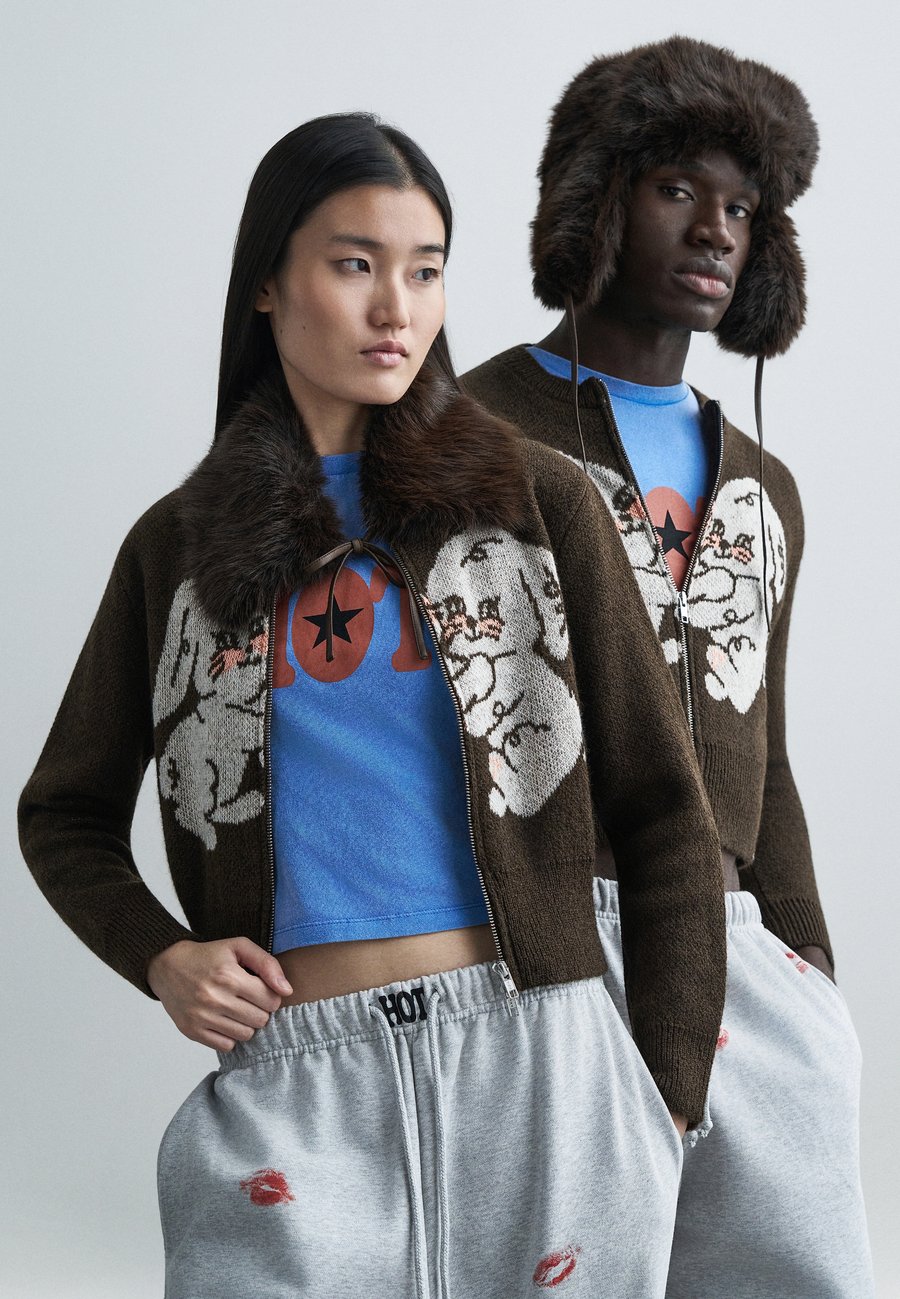 Кардиган Carne Bollente CUTIES UNISEX, Brown
Кардиган Carne Bollente CUTIES UNISEX, Brown