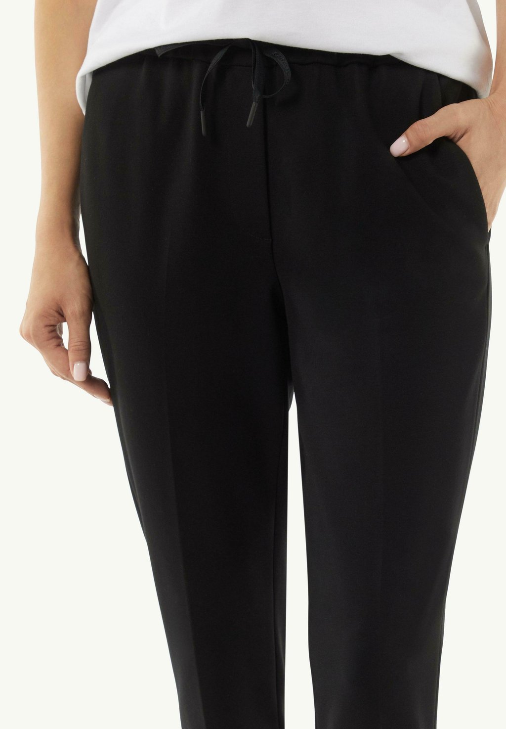 Спортивные брюки IM SLIM FIT MIT BÜGELFALTE comma casual identity, черный
Спортивные брюки IM SLIM FIT MIT BÜGELFALTE comma casual identity, черный