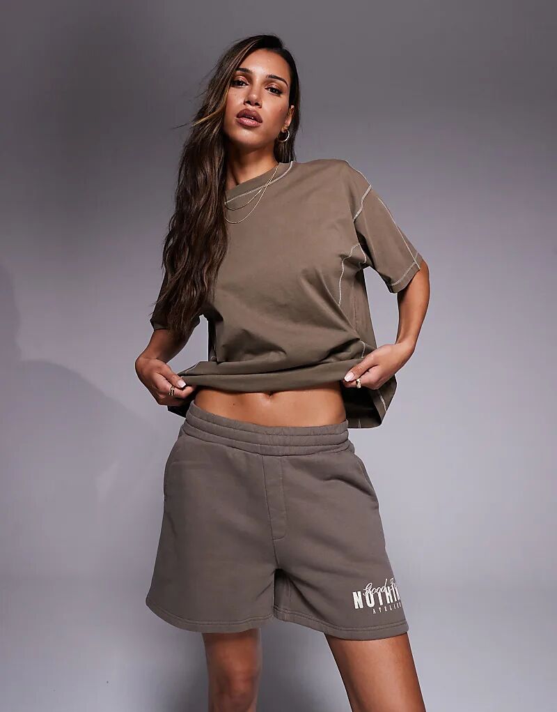 Хорошие шорты свободного кроя из джерси серо-коричневого цвета
Хорошие шорты свободного кроя из джерси серо-коричневого цвета