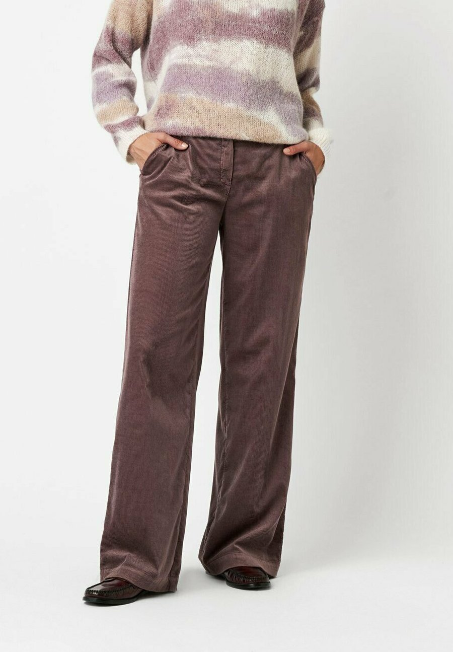 Брюки TONI STYLE LUISA, Mauve/Purple
Брюки TONI STYLE LUISA, Mauve/Purple