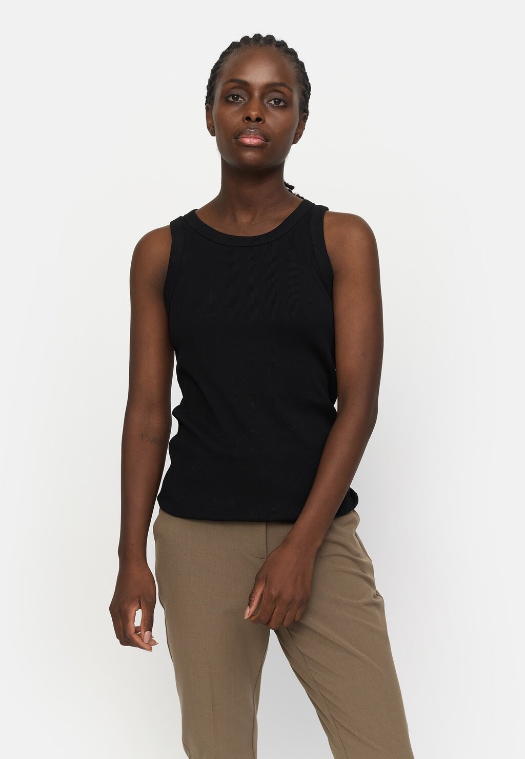 Топ ADELYNN Soft Rebels, черный
Топ ADELYNN Soft Rebels, черный