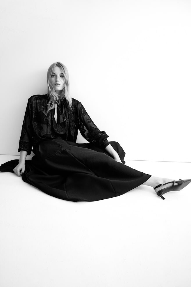 Жаккардовая блузка H&M, черный
Жаккардовая блузка H&M, черный