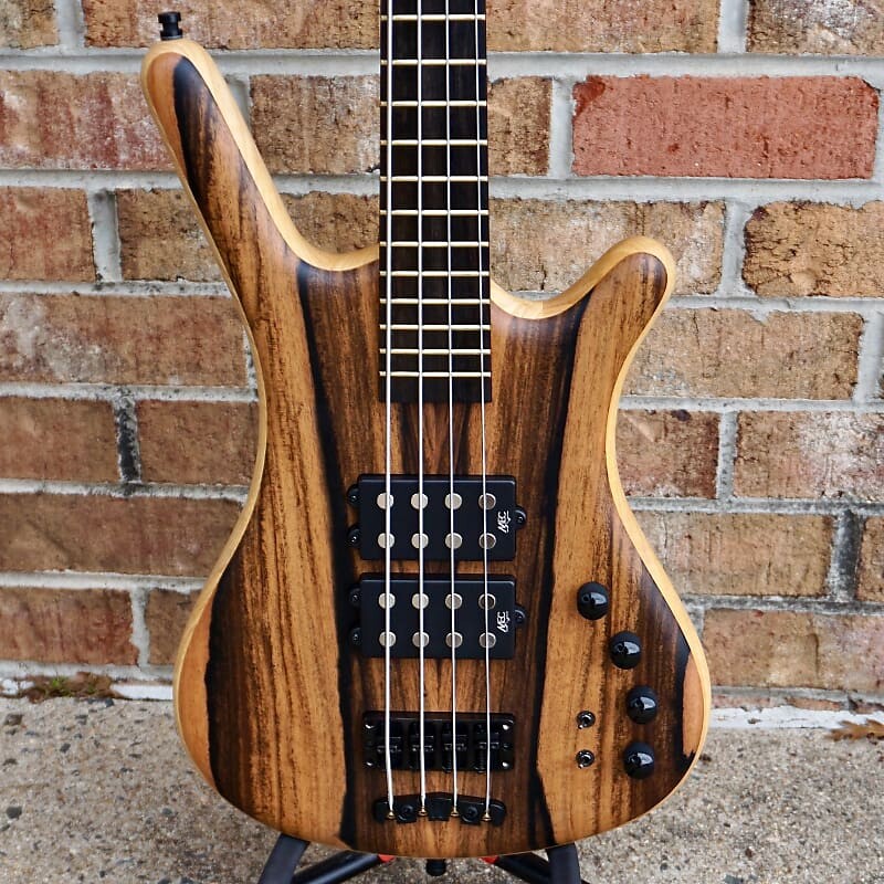 Басс гитара Warwick Pro Series Corvette $$ Limited-edition 2023 Electric Bass Guitar - Natural Marbled Ebony
Басс гитара Warwick Pro Series Corvette $$ Limited-edition 2023 Electric Bass Guitar - Natural Marbled Ebony