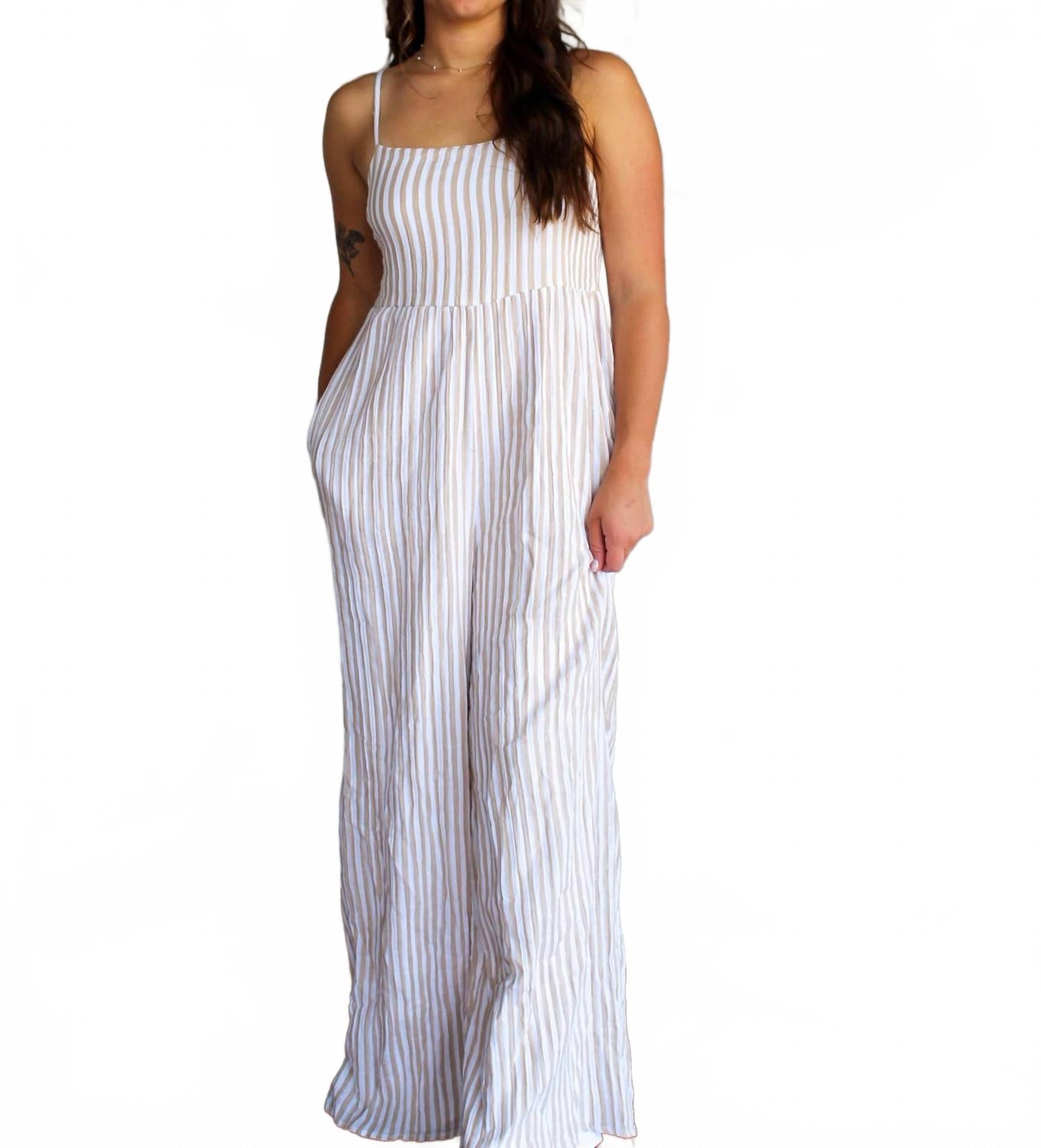 Sadie & Sage Комбинезон Sands бежевого цвета
Sadie & Sage Комбинезон Sands бежевого цвета