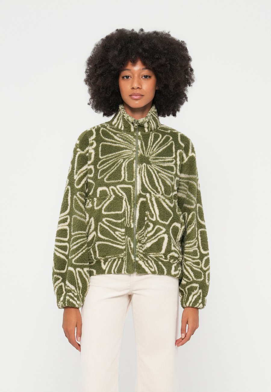 Флисовая куртка Billabong FIRST LIGHT SHERPA , Martini Olive/Olive
Флисовая куртка Billabong FIRST LIGHT SHERPA , Martini Olive/Olive
