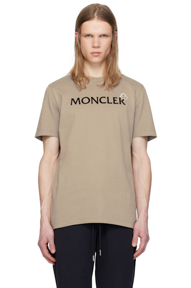 Бежевая хлопковая футболка с флокированным логотипом Moncler
Бежевая хлопковая футболка с флокированным логотипом Moncler