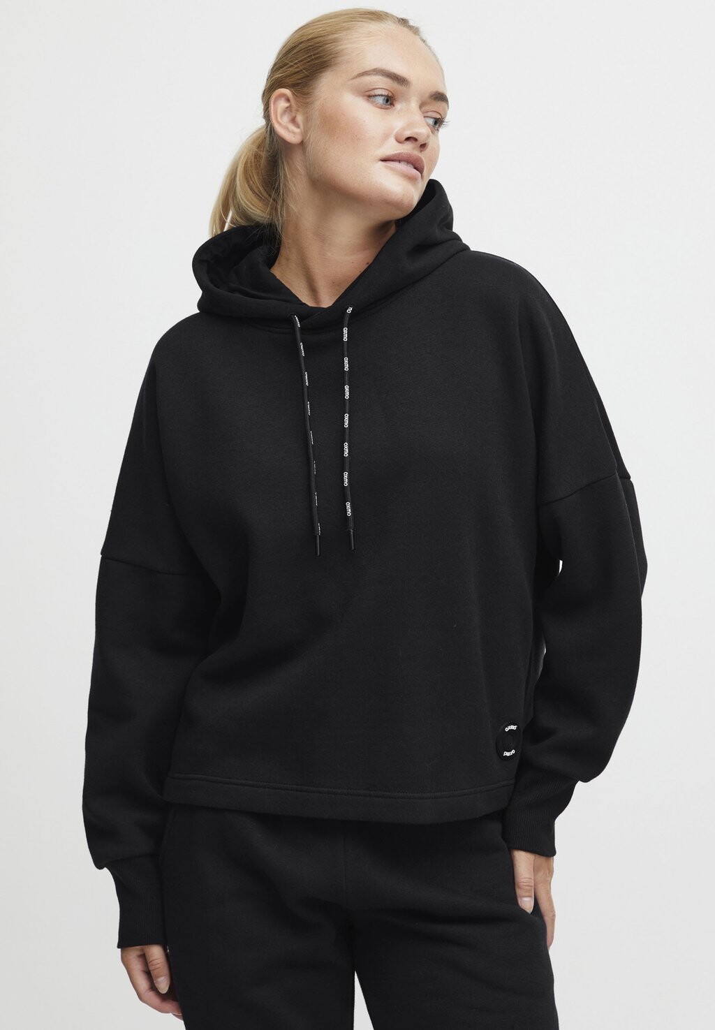 Толстовка SANNI Oxmo, цвет black 
Толстовка SANNI Oxmo, цвет black