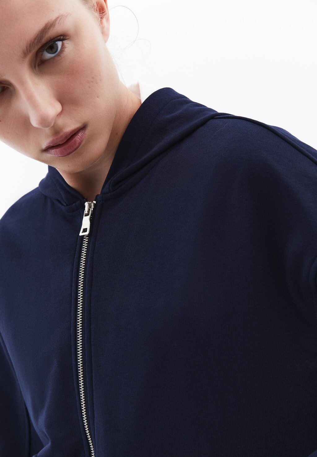 Толстовка на молнии MODISCHE MIT TASCHEN OXXO, темно-синий
Толстовка на молнии MODISCHE MIT TASCHEN OXXO, темно-синий