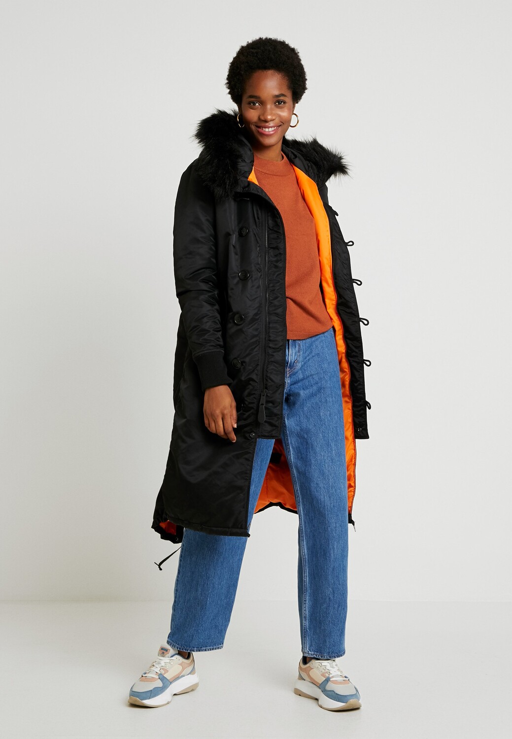 Парка Alpha Industries с капюшоном, черный
Парка Alpha Industries с капюшоном, черный